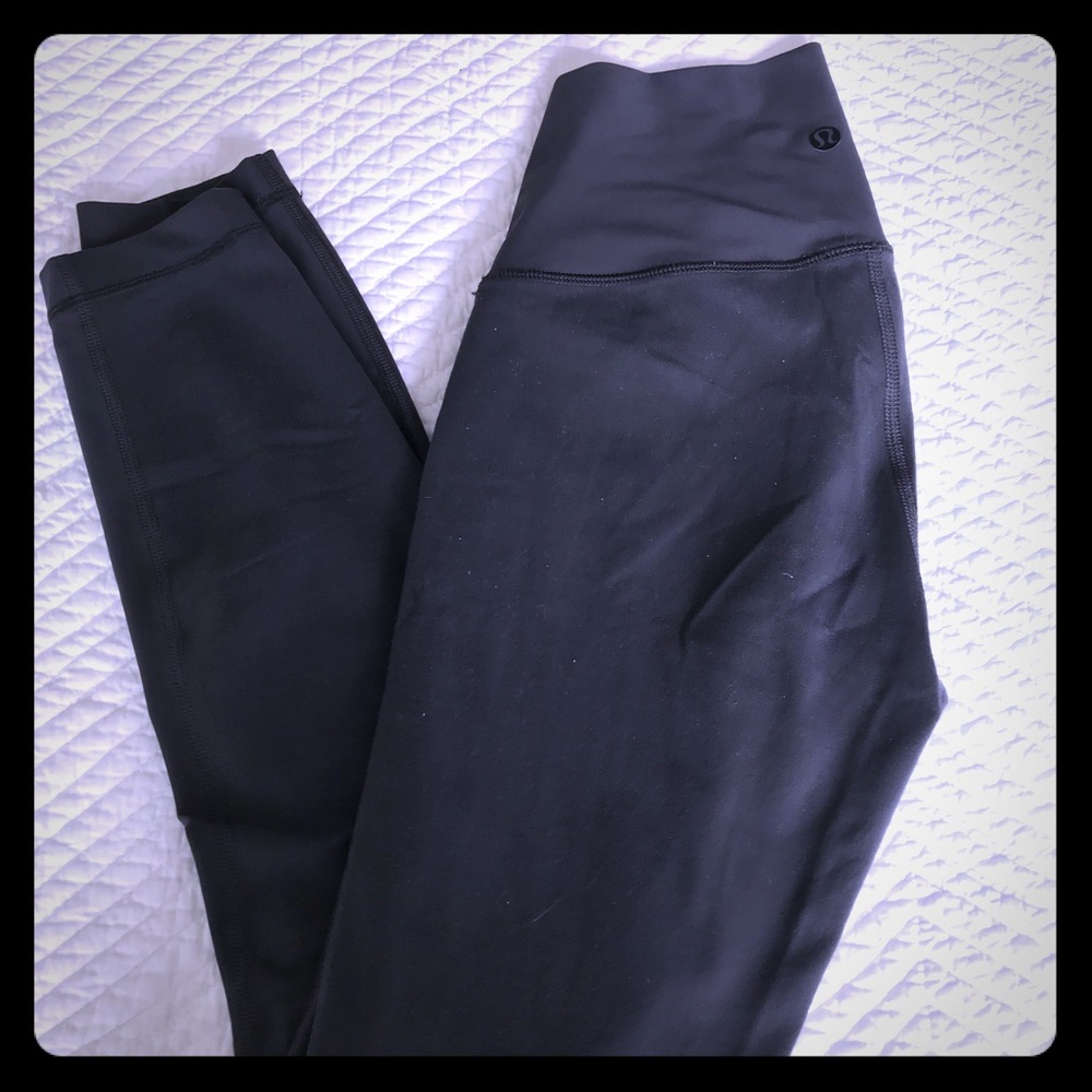 • lululemon wunder under •